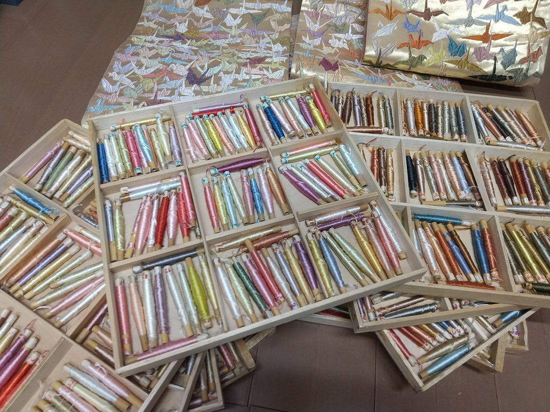 『西陣織 唐織 草木染 千色千羽鶴 山口成織物』